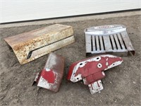 Lot: lawnmower shell parts