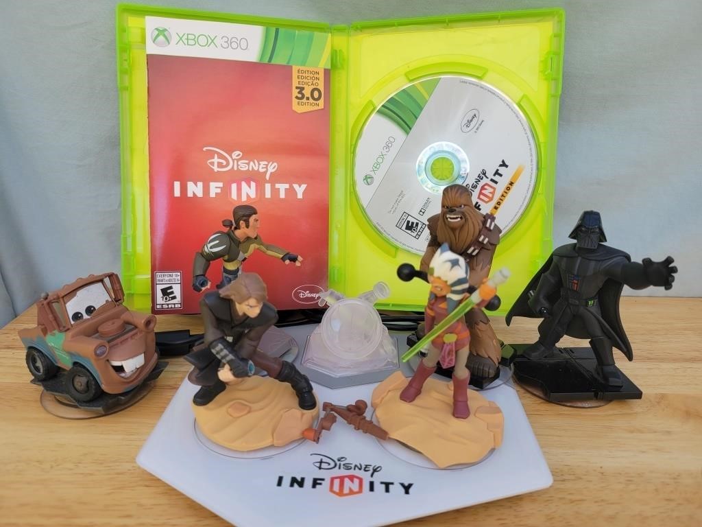 Xbox 360 Disney Infinity Game w/ Base & Figures
