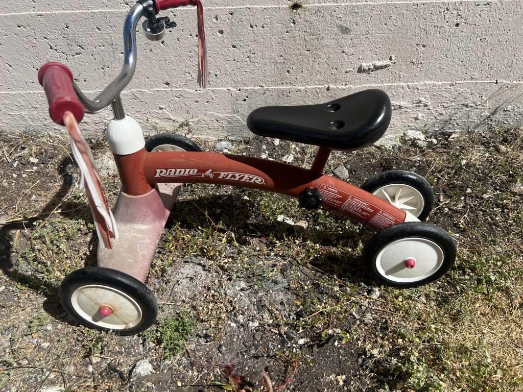 Radio Flyer Scoot About