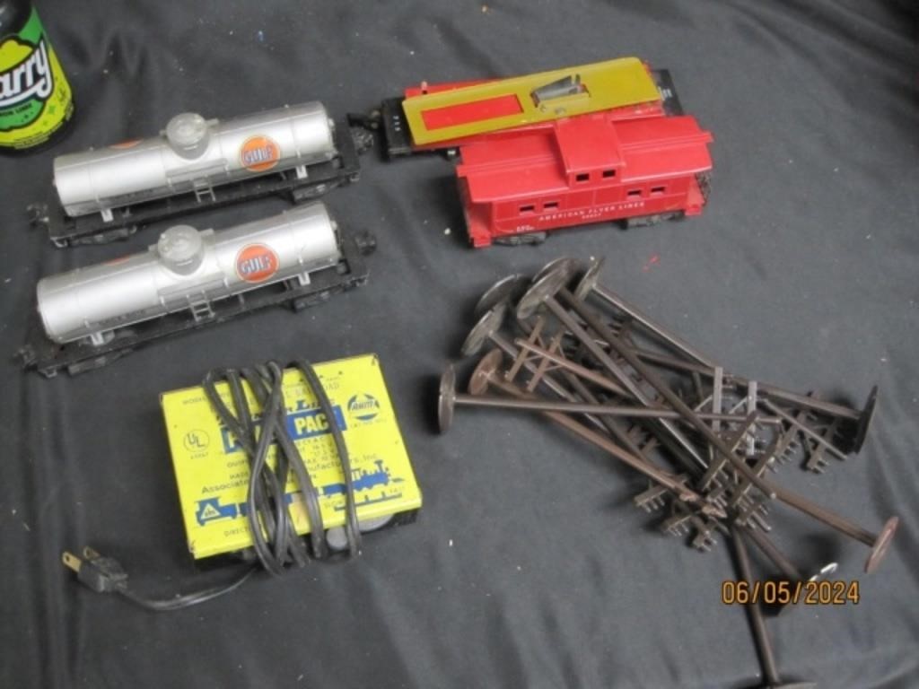 Vintage Lot American Flyer Gulf Tankers, Caboose,