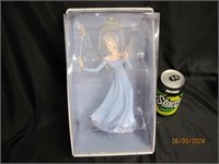 2001 Hallmark Keepsake Ornament Queen Aurora