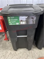48 Gallon Black Rolling Outdoor Garbage/Trash Can