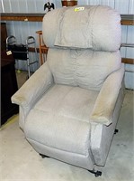 ELECTRIC LIFT CHAIR,  GOOD BUT NEEDS A