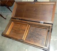 BLANKET BOX,  GOOD AND OLD , GREAT CONDITION