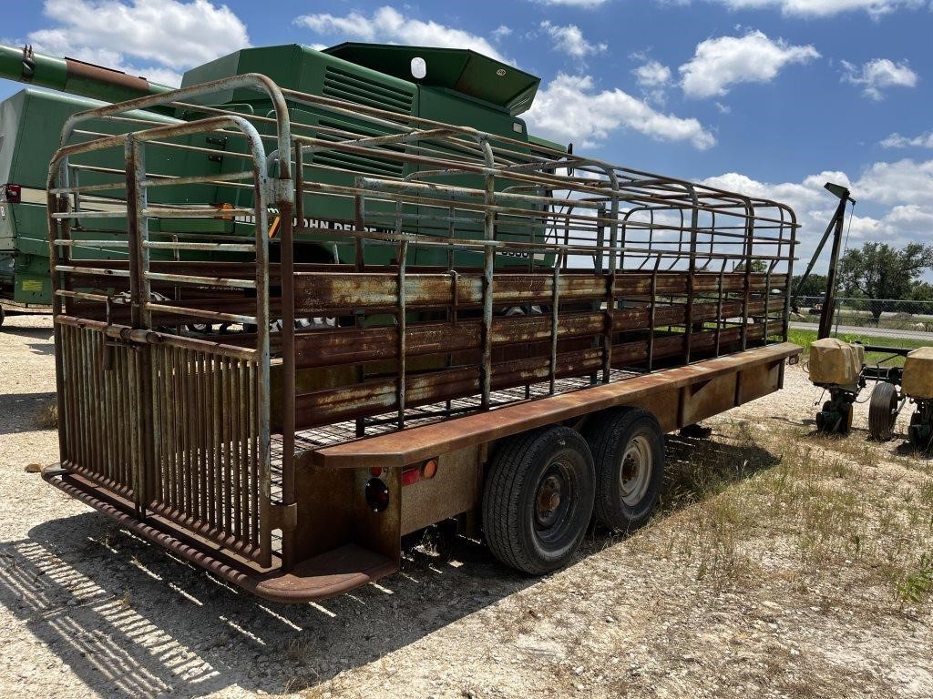 LL2- 20' Tandem Axle Gooseneck Livestock Trailer