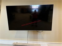 SAMSUNG 75" TV W/ BRACKET