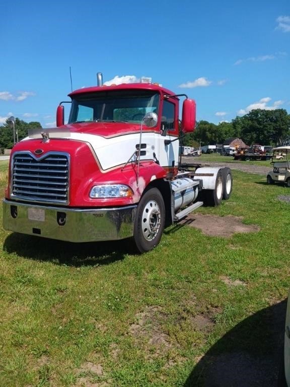 2006 MACK VISION SEMI TRACTOR