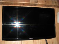 36" Samsung TV with remote