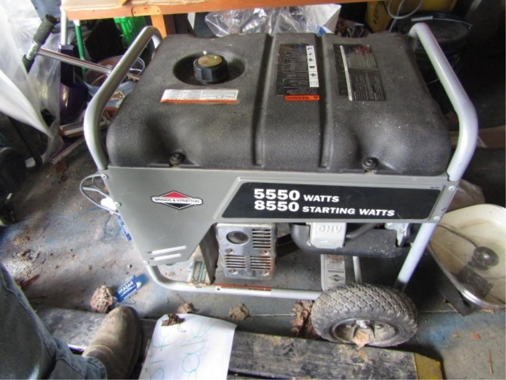 BRIGGS AND STRATTON 5550 WATT GENERATOR