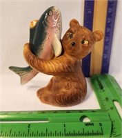 Japan Salt&Pepper shaker brown bear holding fish