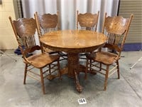 Wooden Clawfoot Kitchen Table & Chairs