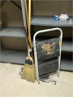 Three brooms floor mop, two-step, utilities, to