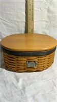 Longaberger collectors club basket with lid