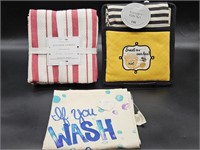 NWT William Sonoma Kitchen Towel Set,