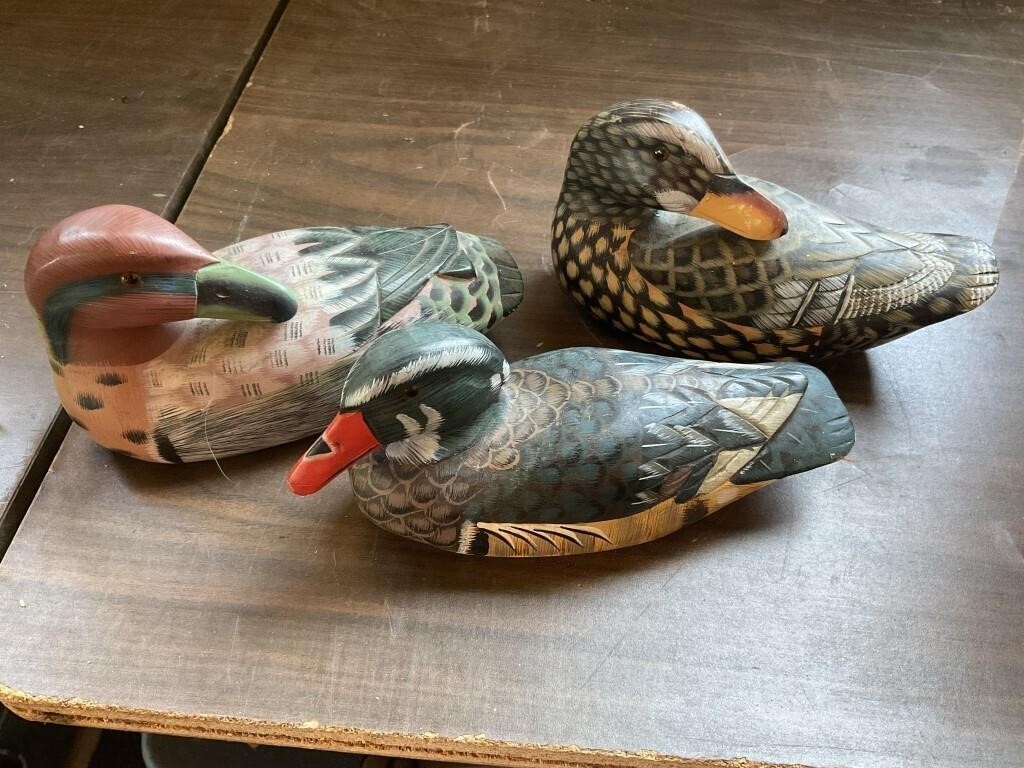 3 duck decoys decorations