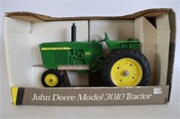 JOHN DEERE 3010 TRACTOR ERTL 1/16