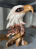 Eagle head statue (Connex 2)
