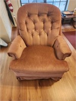 Nice Vintage pink color upholstered chair