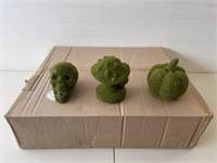 20 Halloween mossy figures 5in