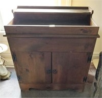 REPRODUCTION DRY SINK WITH LINEN'S - PINE