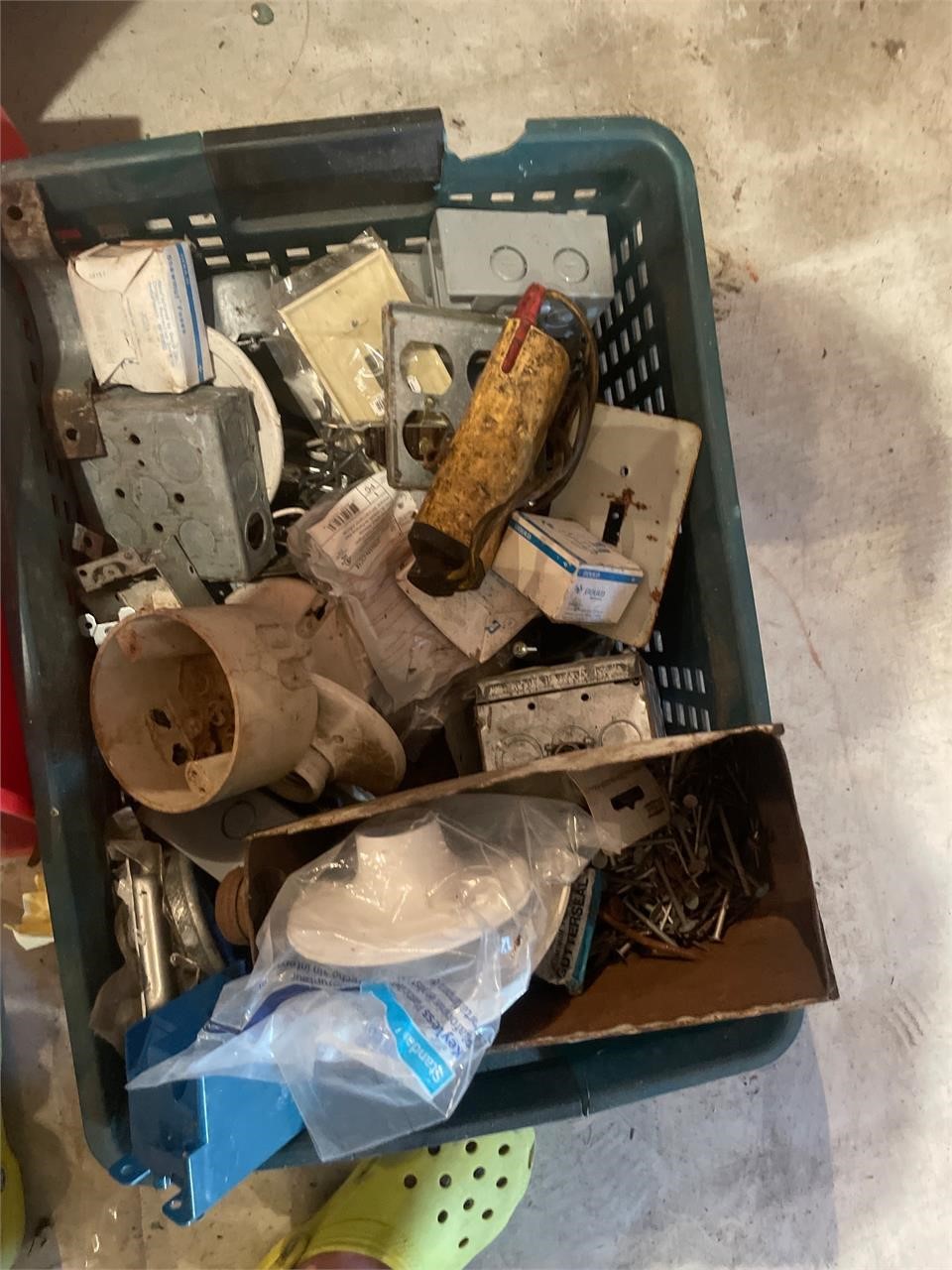 Basket lot of misc electrical items