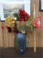 PRETTY UNIQUE GLASS VASE & FAKE FLOWERS