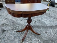 VERY NICE MAHOGANY FLAME GRAIN FLIP TOP GAME TABLE