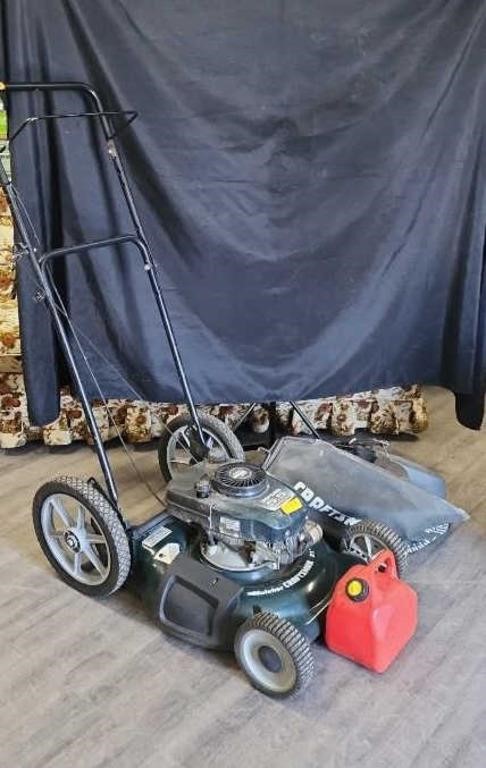 Craftsman 5.5 HP Lawnmower. 21"D Rear Bagger