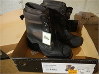 Boots 11M