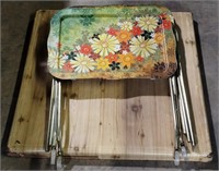 (Q) Vintage Card Table (29" X30"in.) and Tv