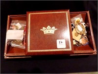 JEWELRY BOX W/CUFF LINKS, TIE TACS, &