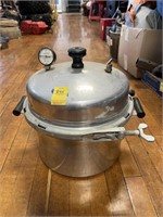 ARITOCRAT PRESSURE COOKER