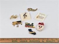 Assortment of Brooches/Pins