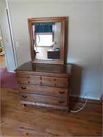 Dresser w/mirror