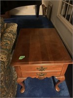 Wells Furniture End Table