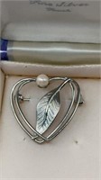 Cultured Pearl Heart Brooch