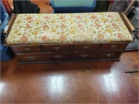 LANE CEDAR CHEST (LOCK HAS BEEN DISABLED)