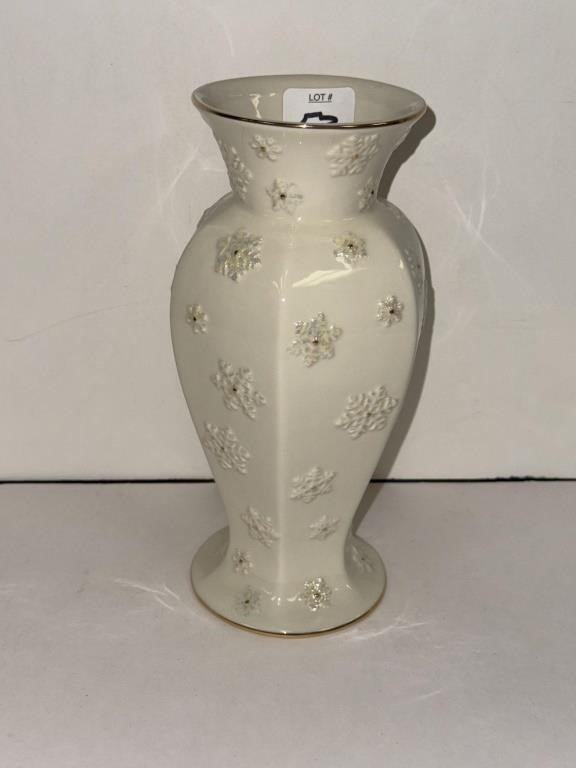 FENTON GLASS & COLLECTIBLES AUCTION