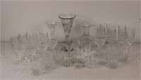 LARGE COLLECTION OF CRYSTAL GLASSWARE