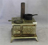 Cast Iron Home sample or toy stove