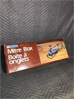 Mastercraft Mitre Box w/ saw  (at#10c)