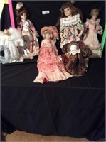 6 porcelain dolls