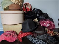 Lot of Vintage Ladies Hats