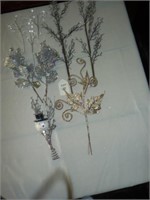ASSORTED SILVER/GOLD LEAVES