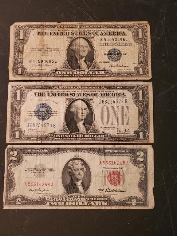 1935 one dollar bill, 1928 Silver certificate and