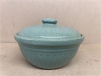 Stoneware green bowl with lid