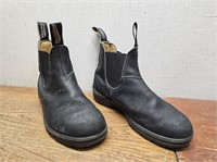 BLUNDSTONE Black Boots Sz 4.5 (Ladies - Boys)