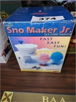 SNO MAKER JR. ICE CUBE SHAVER IN BOX