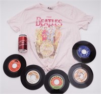 T-shirt des Beatles avec 5 vinyles 45 tours / RPM