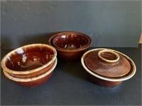 4 Mixing Bowls & Covered Casserole
